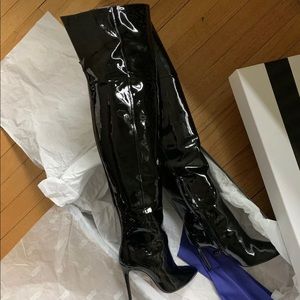 Aquazzura patent over the knee black 38